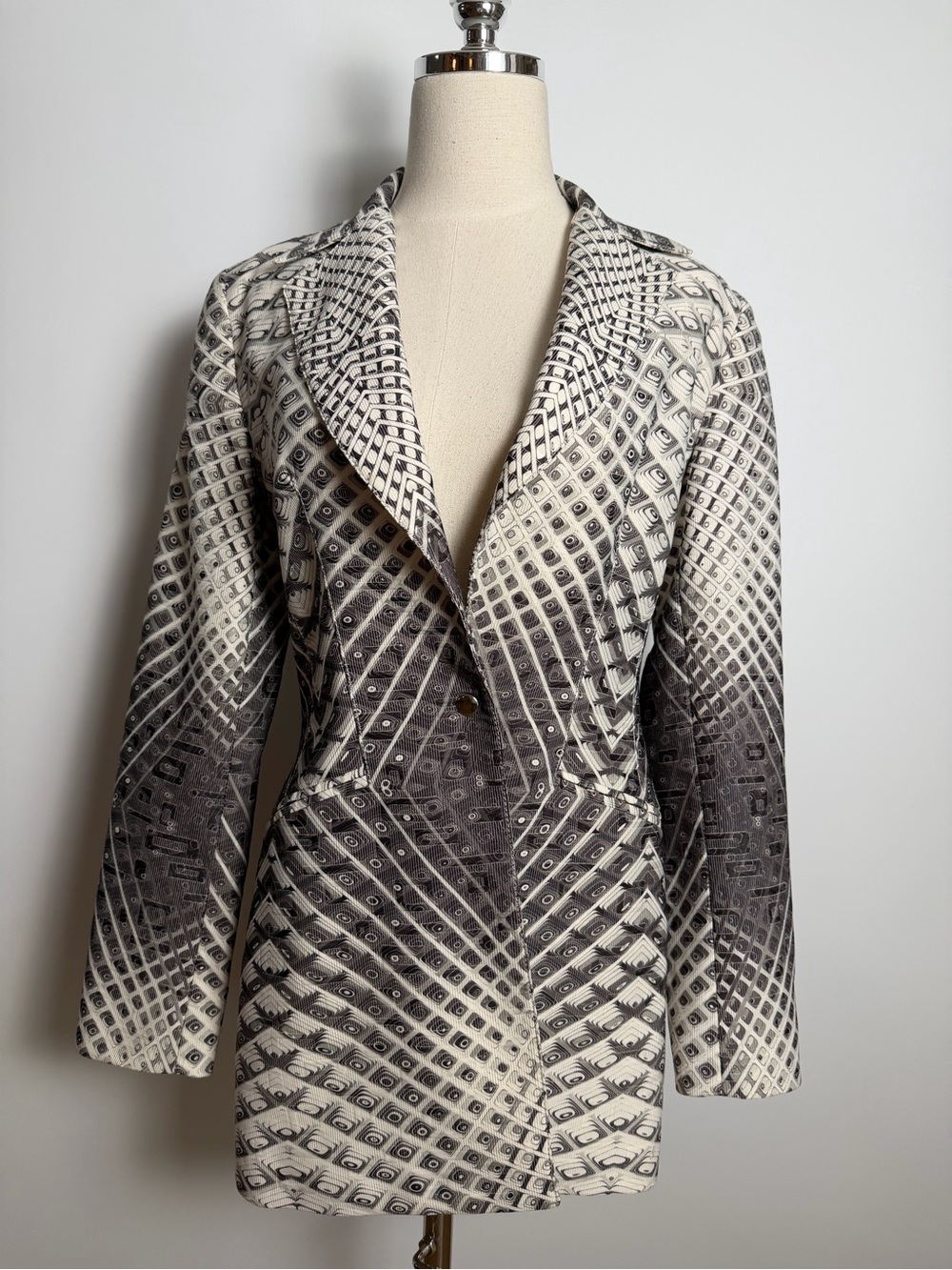 Alberto Makali Black & White geometric Patterned Long Blazer